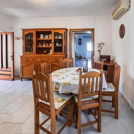Casa vacanze Amazing In With House Sea View Laurana